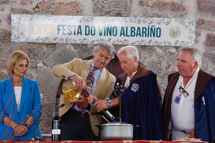 El albariño se hermana con el vino de Jerez y la caldeirada de pescado y camarón de Espinho