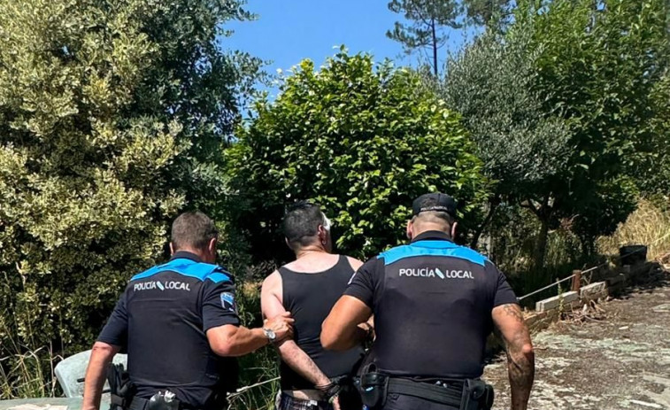 La Policía Local de Sanxenxo detiene al presunto autor de un incendio en Pontes, en Noalla