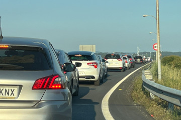 Atasco salida A Illa