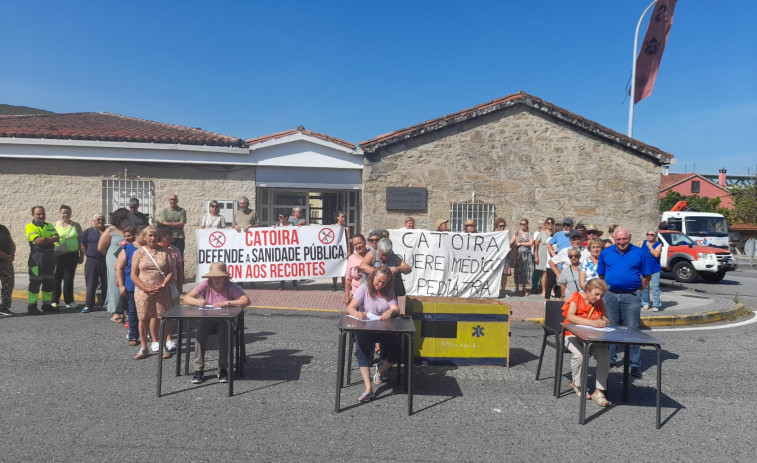 Catoira recogerá firmas para solucionar la falta de médicos y recuperar la ambulancia medicalizada