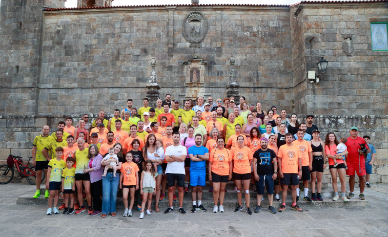 Cambados se tiñe de naranja con la III Quedada de Leo