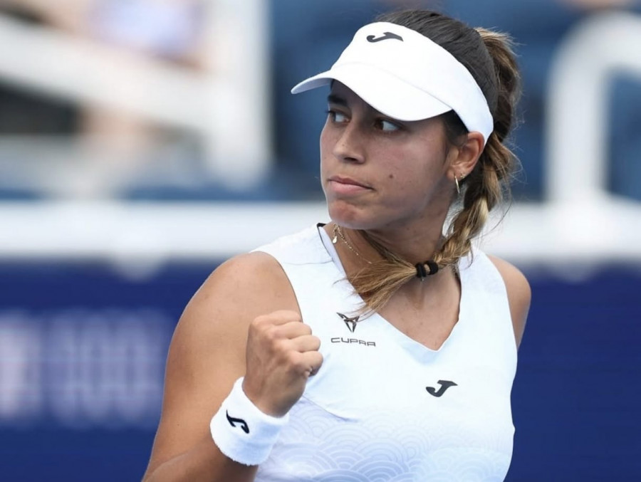 Jéssica Bouzas debuta en Cincinnati con victoria sobre la leyenda Venus Williams