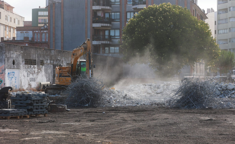 El Concello de Vilagarcía abre de forma temporal una zona de O Ramal para habilitar 70 plazas de aparcamiento