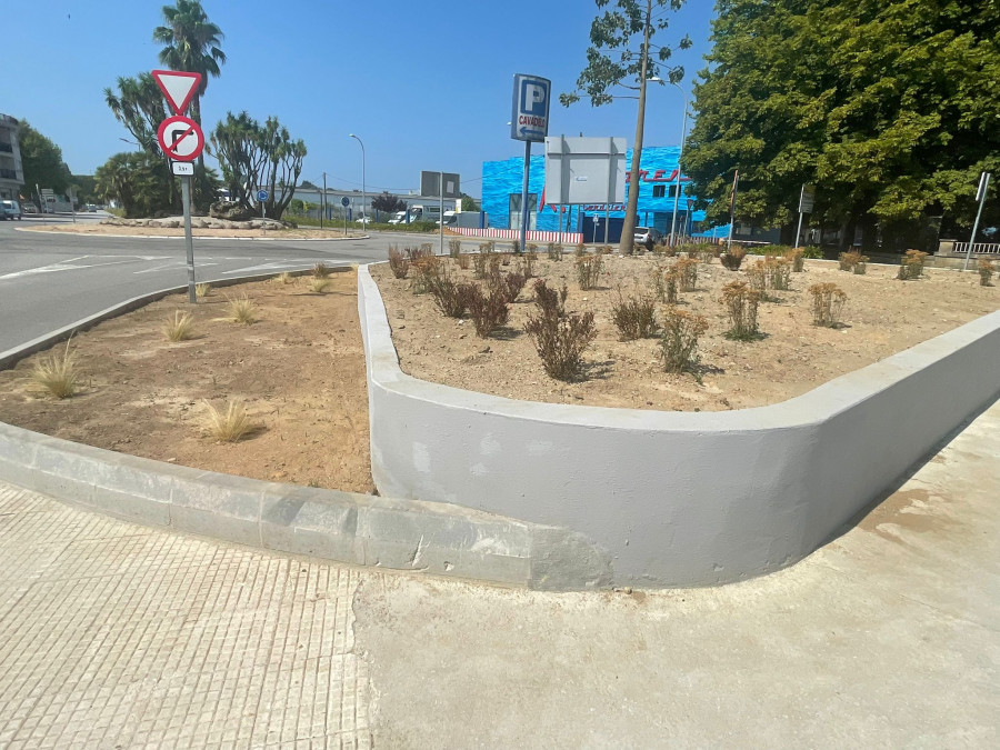 El PP critica el “lamentable” estado de las zonas verdes del nuevo parque urbano de O Cavadelo