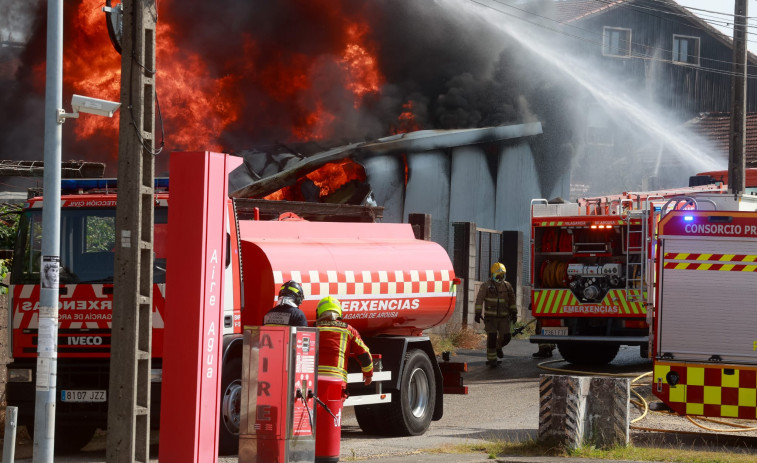 Las tragedias tienen segunda parte: un nuevo incendio destroza una nave de Impex seis años después