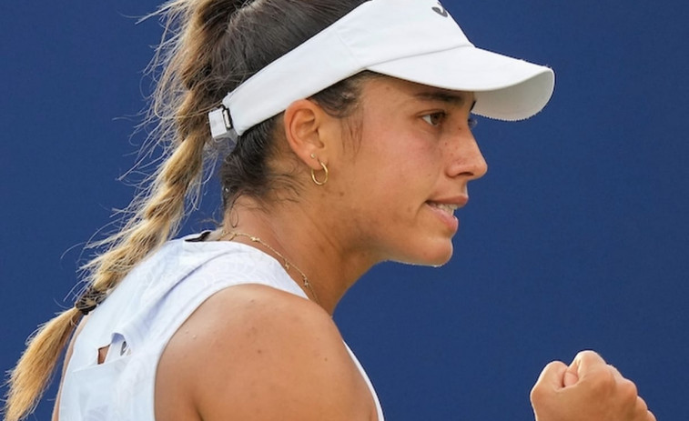 Jéssica Bouzas gana a Leylah Fernández y prosigue su inolvidable verano americano
