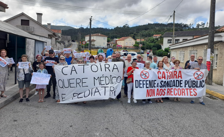La plataforma del centro médico invita a Sanidade y a Rueda a una nueva protesta