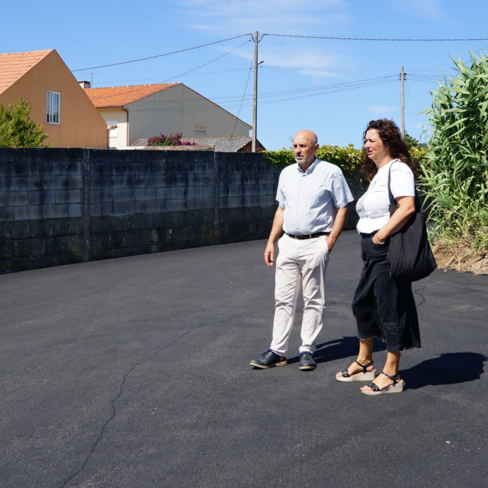 El Ayuntamiento de A Pobra repara tres caminos en mal estado en O Caramiñal, O Xobre y Lesón a petición vecinal