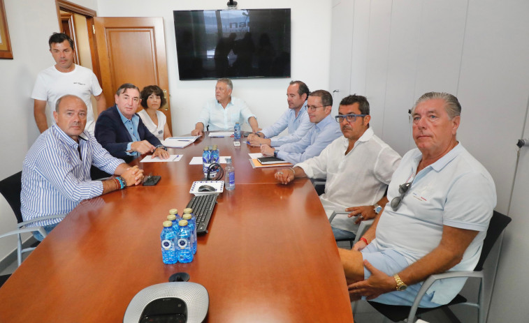 La nueva asociación Asnauta y Telmo Martín abordan la reforma del puerto deportivo de Sanxenxo