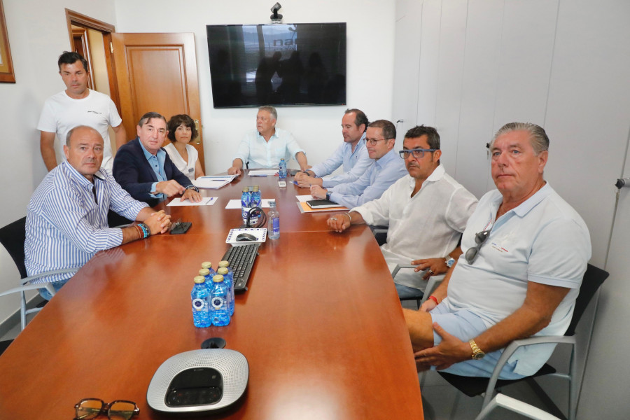 La nueva asociación Asnauta y Telmo Martín abordan la reforma del puerto deportivo de Sanxenxo