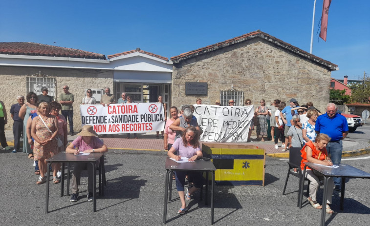 El Área Sanitaria responde a las protestas de Catoira y logra cubrir las bajas de los médicos
