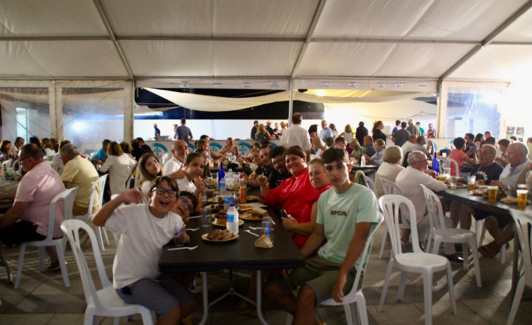 El Villalonga FC celebra la Larpeirada Celeste con gastronomía, fútbol y sorpresas