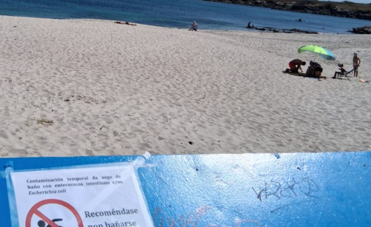 El Ayuntamiento de Ribeira recomienda no bañarse en la playa de O Prado, en Corrubedo, por un episodio temporal de contaminación