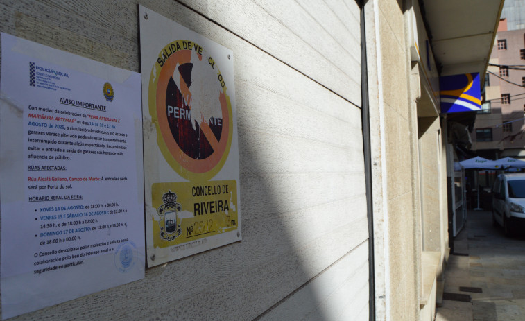 Rectifican los carteles con normas sobre el acceso a garajes durante Artemar y su interrupción sólo será temporal