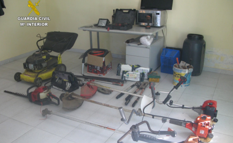 Investigan a tres salinienses por robos con fuerza en Cambados, Meis y Ribadumia