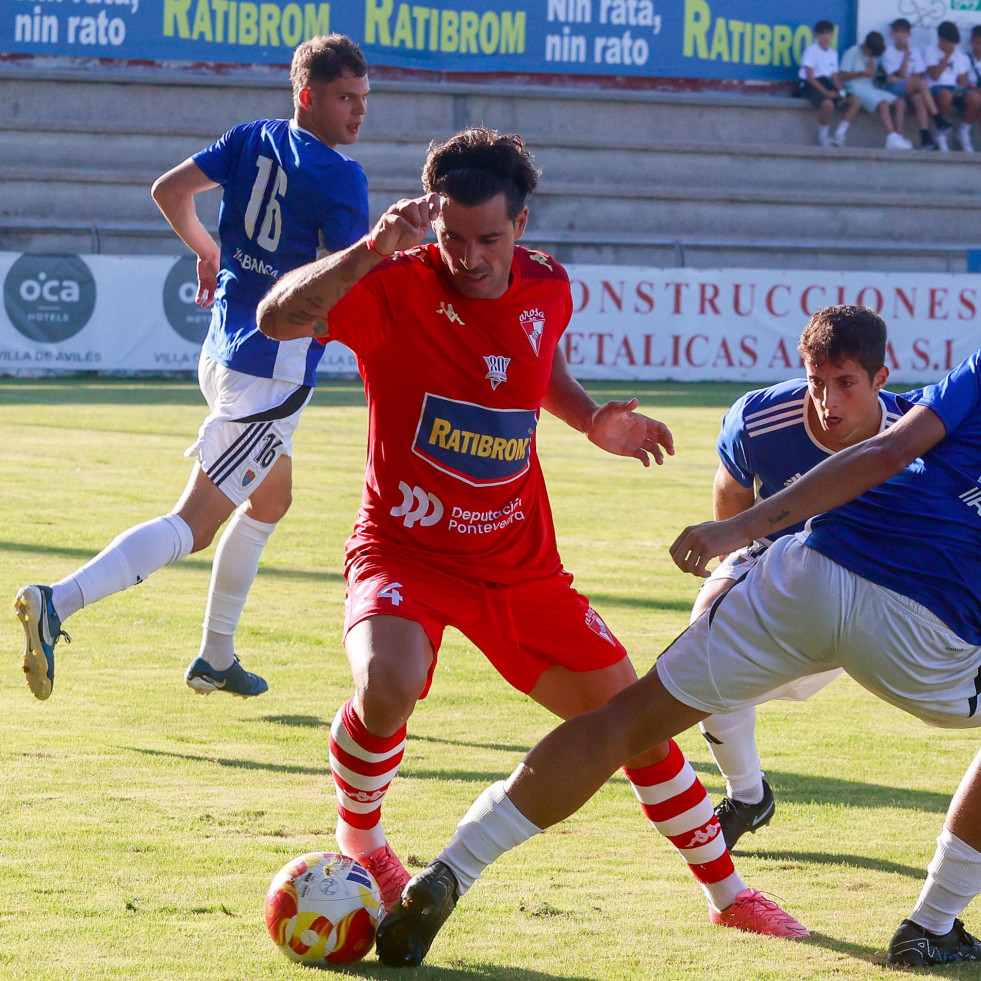 El Arosa cede a balón parado