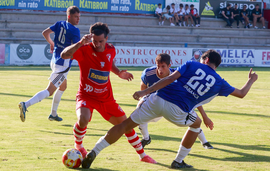 El Arosa cede a balón parado