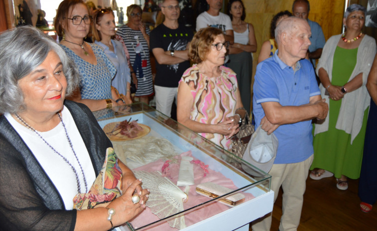Amas de Casa y Aires de Dorna de Ribeira exhiben trabajos artesanales de los alumnos de sus 40 cursos