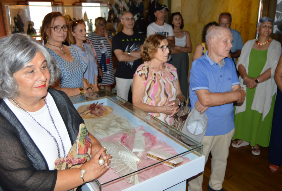 Amas de Casa y Aires de Dorna de Ribeira exhiben trabajos artesanales de los alumnos de sus 40 cursos