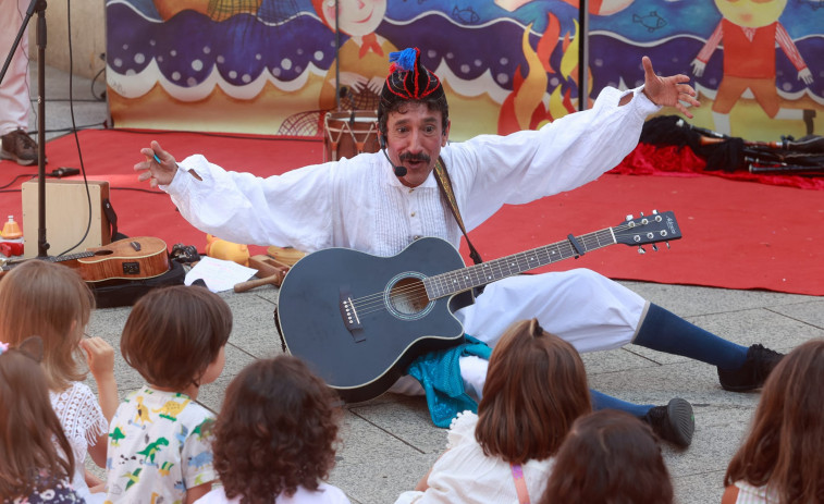 Patajullo, Xurelo e Cachelo non perderon as festas de San Roque en Vilagarcía