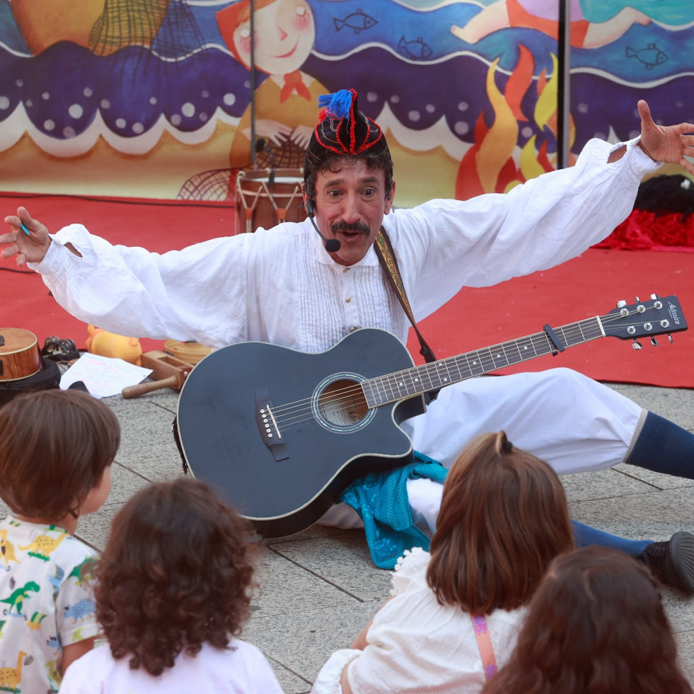 Patajullo, Xurelo e Cachelo non perderon as festas de San Roque en Vilagarcía