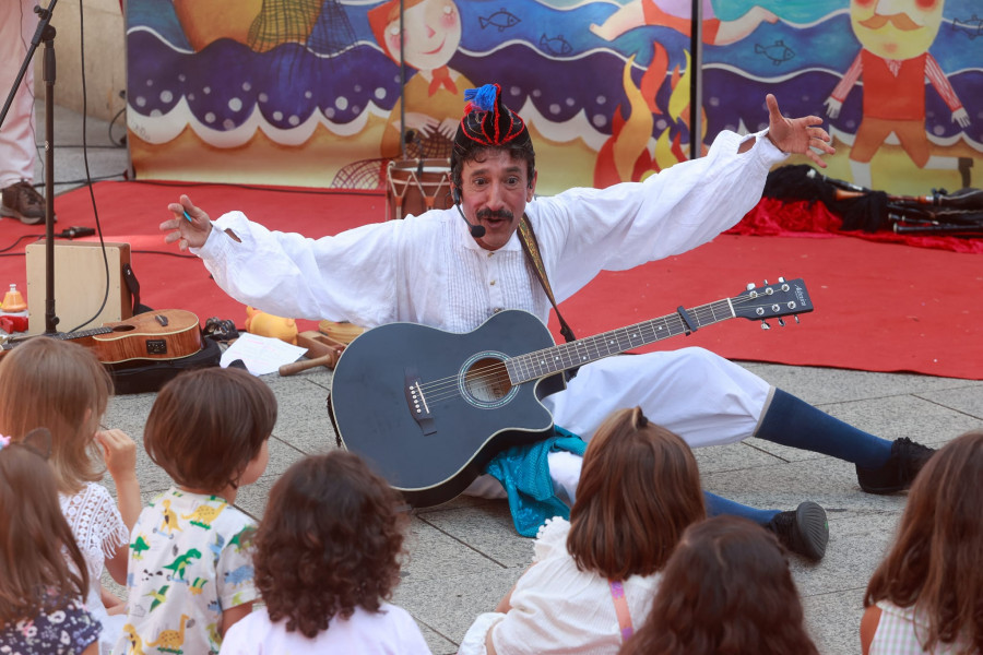 Patajullo, Xurelo e Cachelo non perderon as festas de San Roque en Vilagarcía