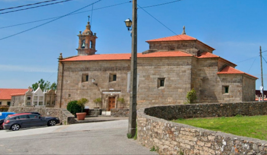 Adjudicada por 65.149 euros mejora de la pavimentación en el entorno de la iglesia parroquial de Artes, en Ribeira