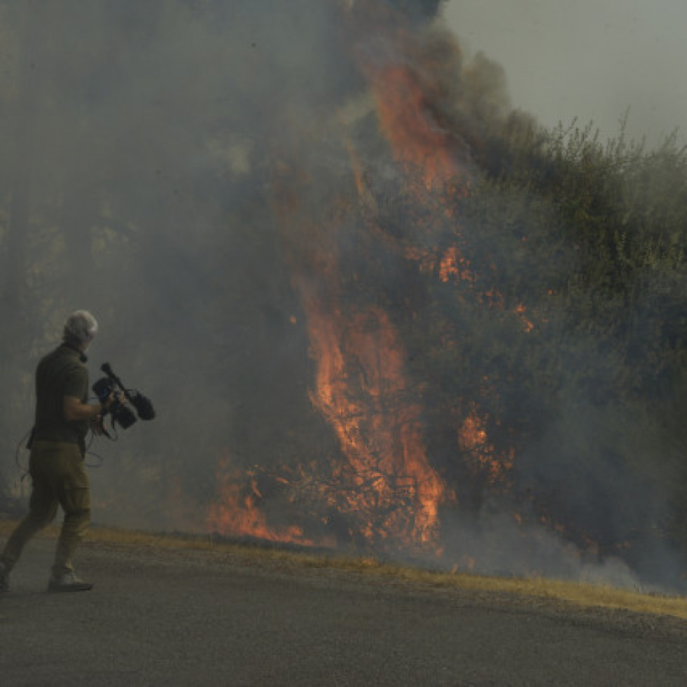 Galicia no tiene carreteras cortadas por los incendios tras reabrir la N-525 en A Gudiña