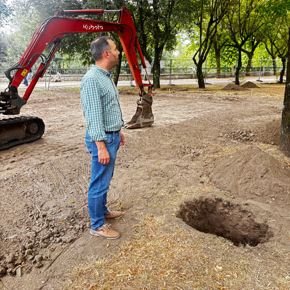 Caldas inicia la construcción de un parque de mayores y zona de juegos en A Tafona
