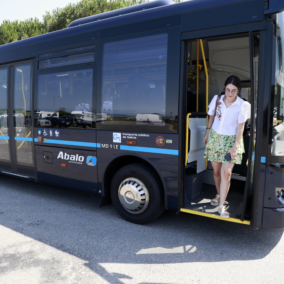 Somos propone retirar también la bandera de  la UE y mejoras en el transporte