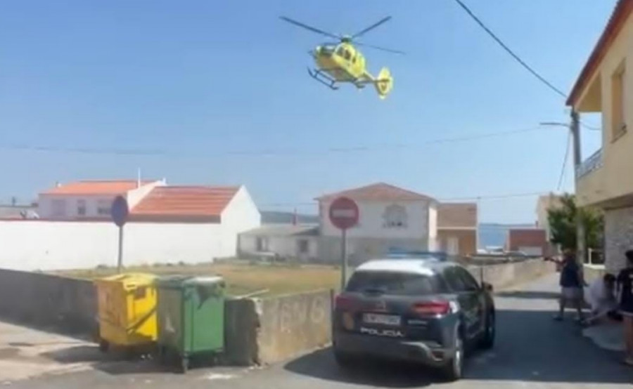 Fallece en Corrubedo un turista madrileño de 45 años que, al parecer, se atragantó en un local hostelero