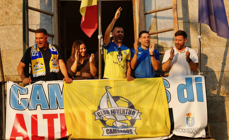 El CJ Cambados protege su nombre y su escudo modernizado