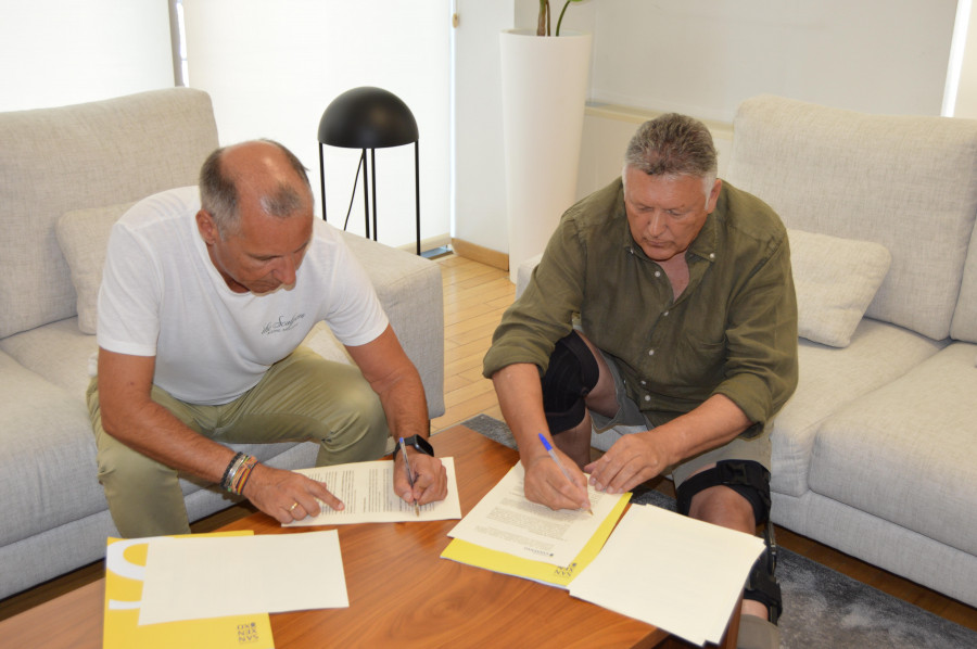 Un convenio entre Ayuntamiento y Entretendas permite desarrollar la campaña “Merca en Sanxenxo”