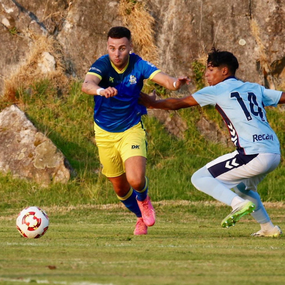 Pretemporada: El Boiro planta cara al Pontevedra, el Céltiga empata en Moaña y el Cambados cae ante el Celta juvenil