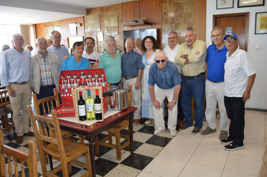 El Liceo Marítimo de Ribeira entregó los premios a los ganadores y finalistas de sus torneos de juegos de mesa