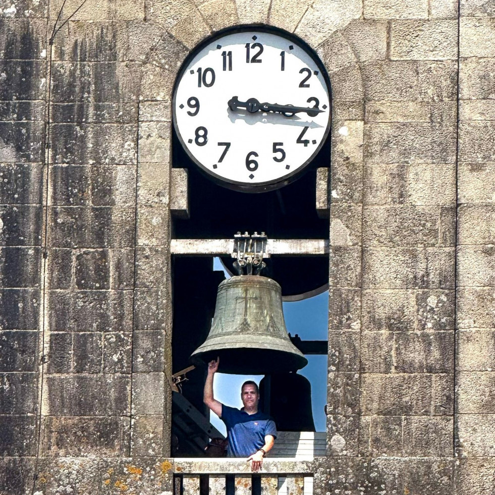 El Concello de Caldas reparará el reloj del campanario de la iglesia de San Tomé por 4.000 euros