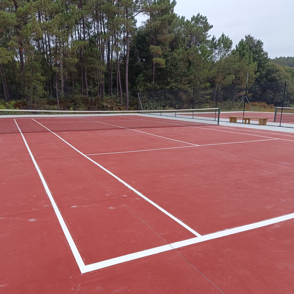 Catoira estrena pistas de tenis en Borreiros, gratis para menores de 18 años
