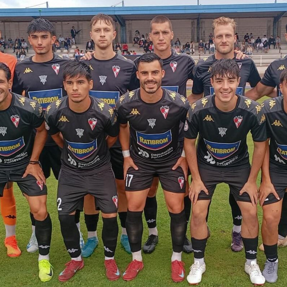 El Arosa golea en Ribeira en el estreno a prueba del ucraniano Dmytro (1-7)