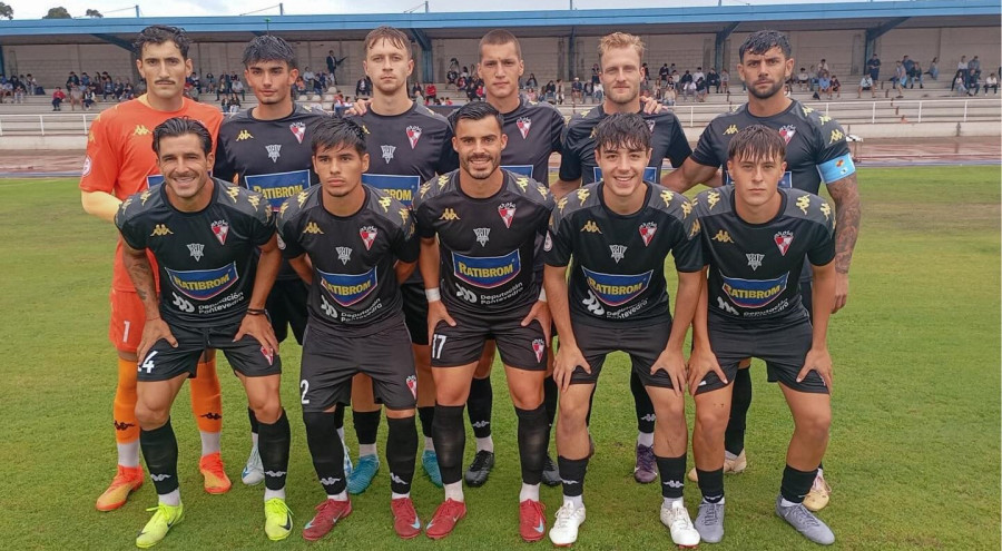 El Arosa golea en Ribeira en el estreno a prueba del ucraniano Dmytro (1-7)