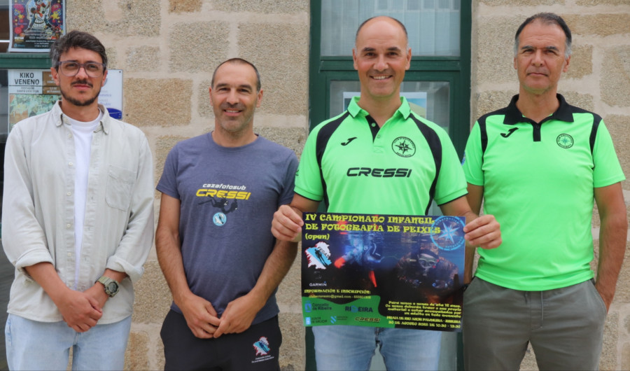 La playa de Río Azor, en Ribeira, albergará este sábado la cuarta edición del campeonato infantil de buceo Cazafotosub