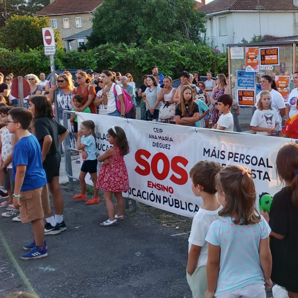Los padres del colegio de Asados acuerdan no llevar a los alumnos a las aulas dende el inicio del curso escolar