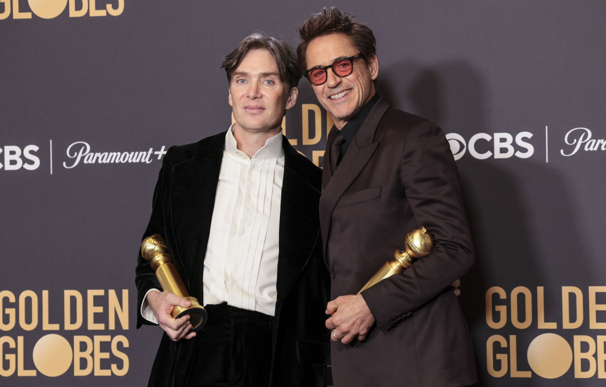 Cillian Murphy y Robert Downey Jr posan con sus premios por Oppenheimer @ EFE