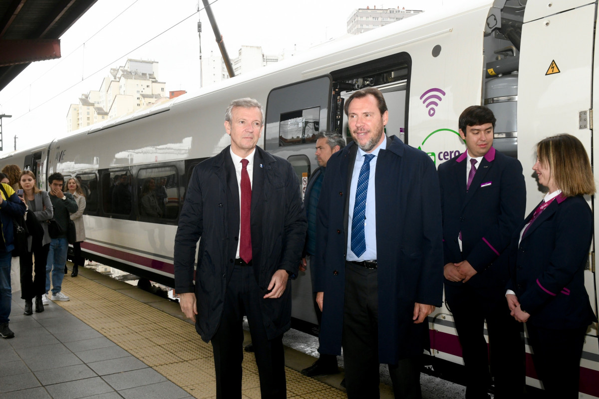 Llegada del primer tren Avril a la estación de San Cristóbal en A Coruña @Mónica Arcay (2)